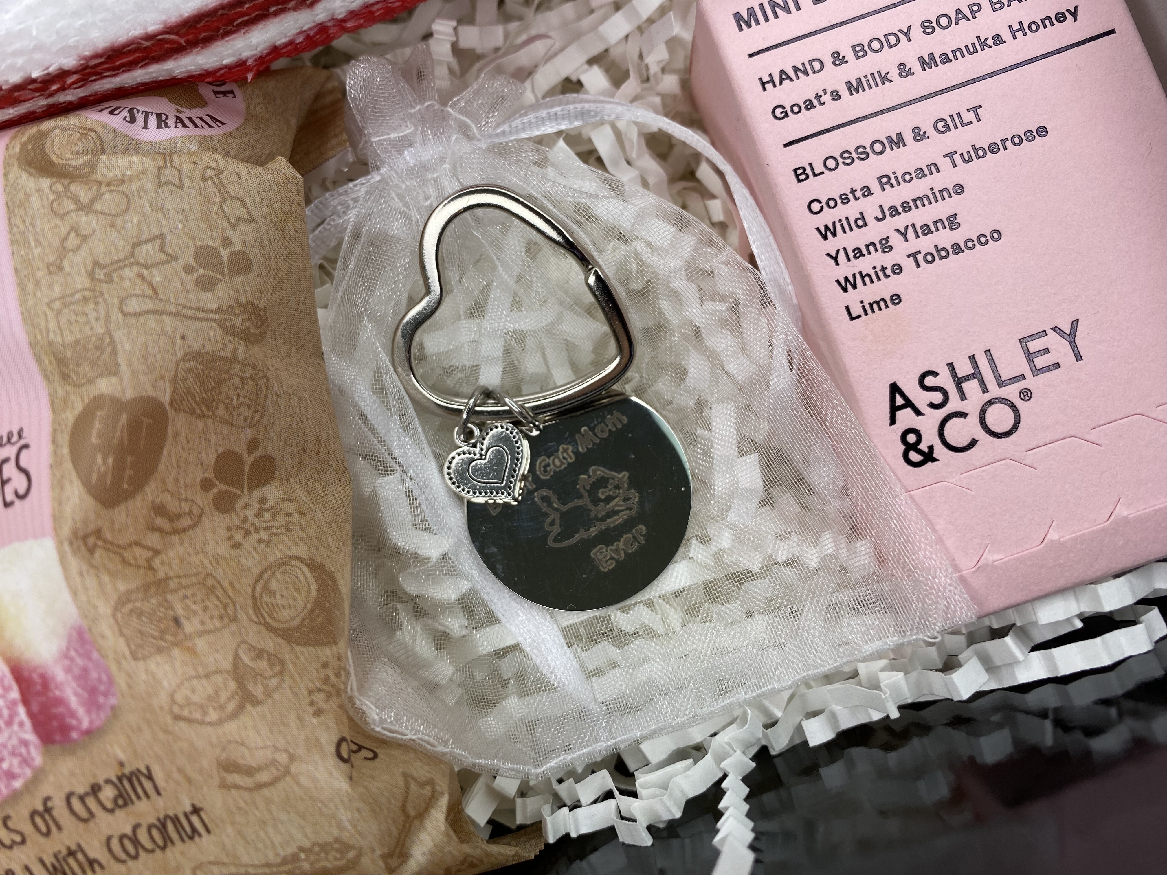 Hearts and Kisses Cat Hamper